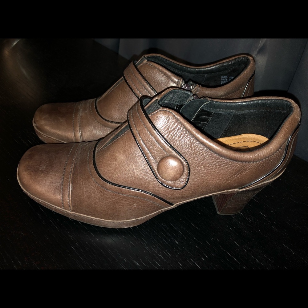 Clark’s Brown Leather Slip On’s